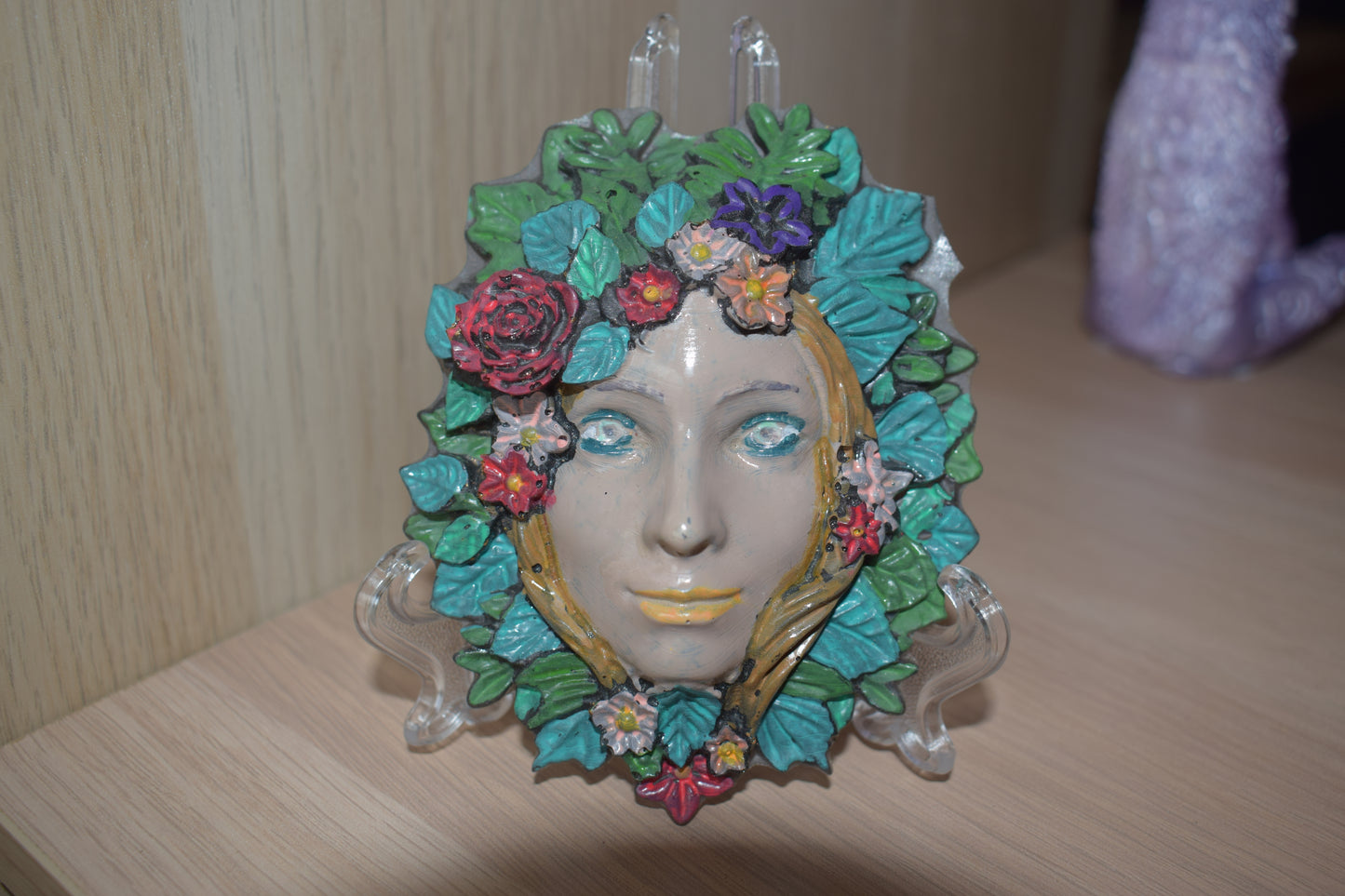 Fée avec fleurs en résine époxy