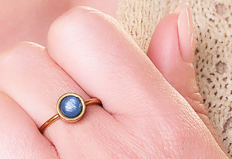 Bague Essentiana en acier inoxydable avec Cyanite Bleue A