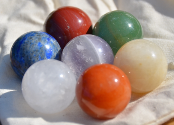 Sphères de pierres précieuses