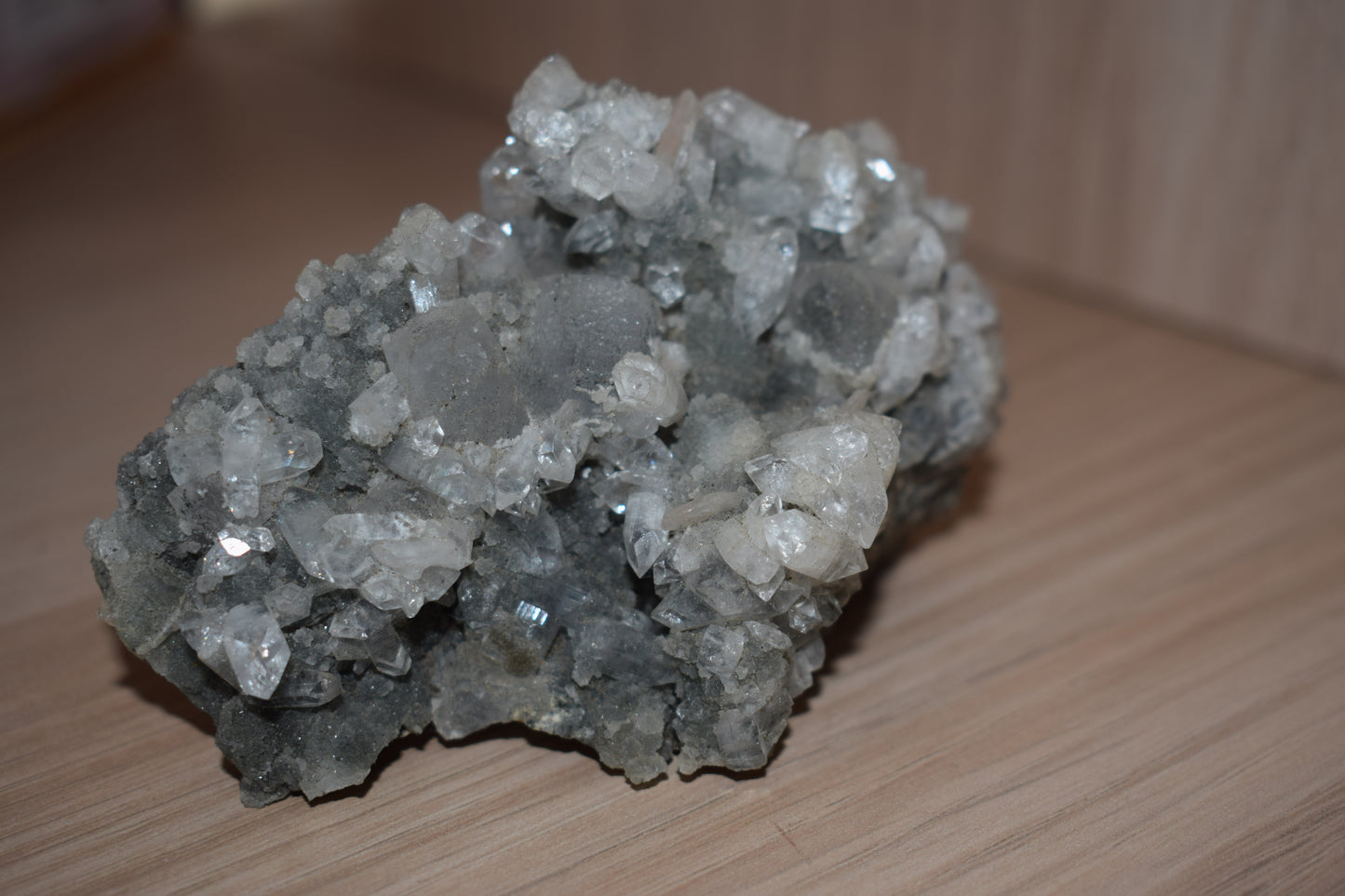 Apophyllite 100mm Inde