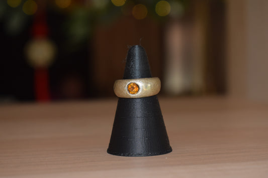 Bague en argent artisanale avec petite pierre en ambre