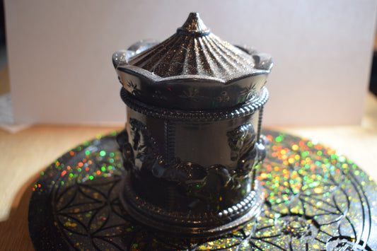 Boîte carrousel miniature noir paillettes résine époxy