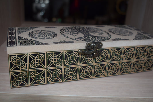 Boîte en bois motifs celtiques arbre de vie et noeuds celtiques