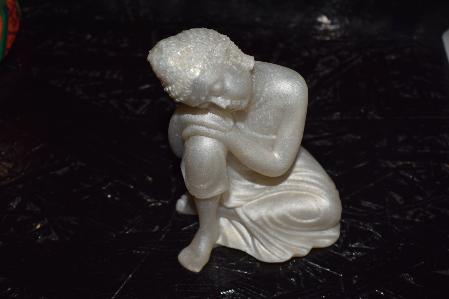 Bouddha assis en résine époxy blanc hauteur 10cm