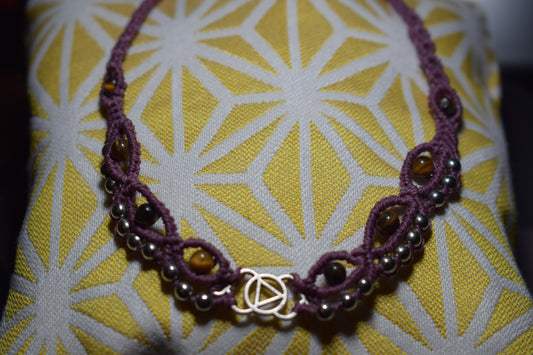 Collier en macramé & pierres œil de tigre