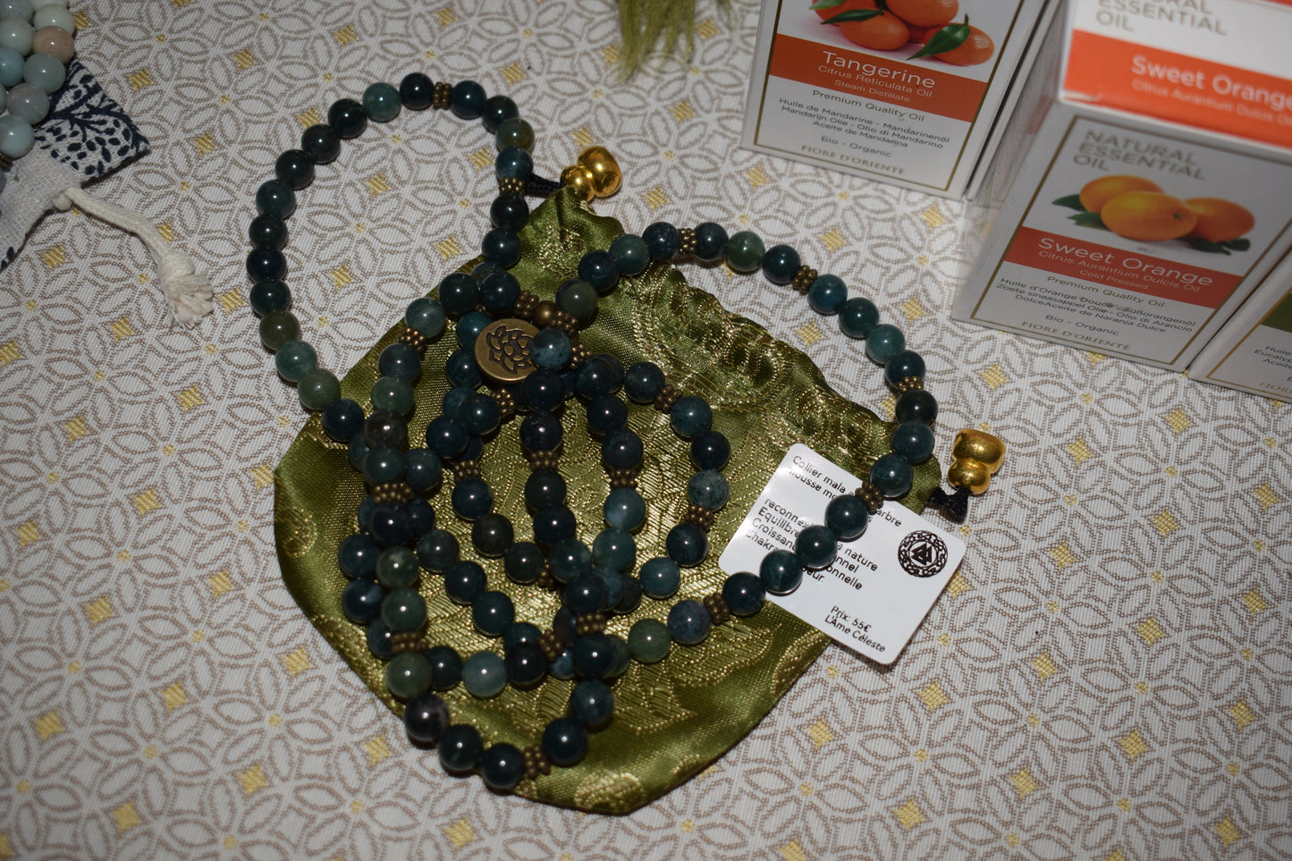 Collier mala agate arbre mousse motif lotus