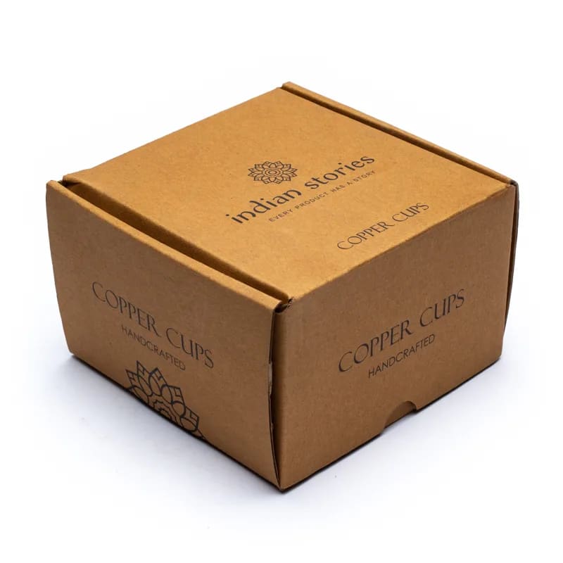 Gobelets en cuivre motif floral gravé