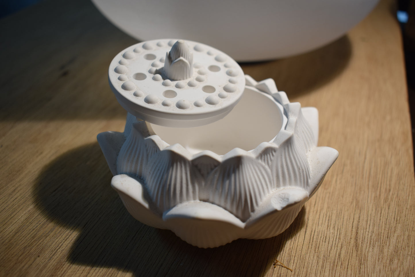 Pot en céramique lotus