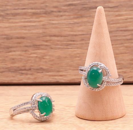 Bague en argent 925 Rhodié avec Chrysoprase AA+